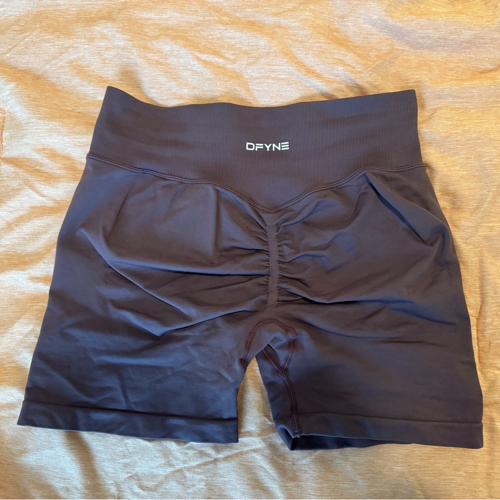 DFYNE Dynamic Shorts 4.5” Medium